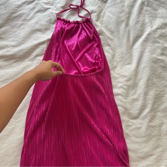 Backless Dress - Picture 2 of 4